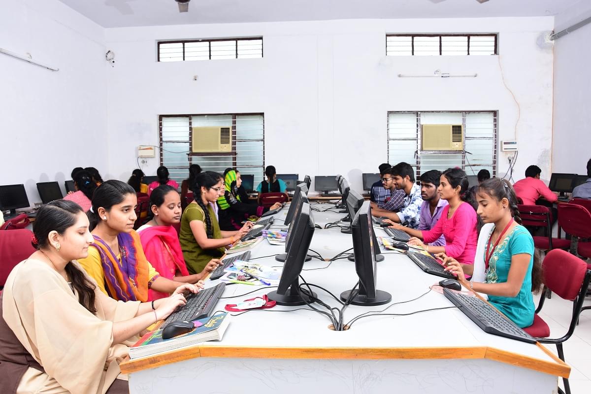 Browns College of Pharmacy Khammam Infrastructure photo 1